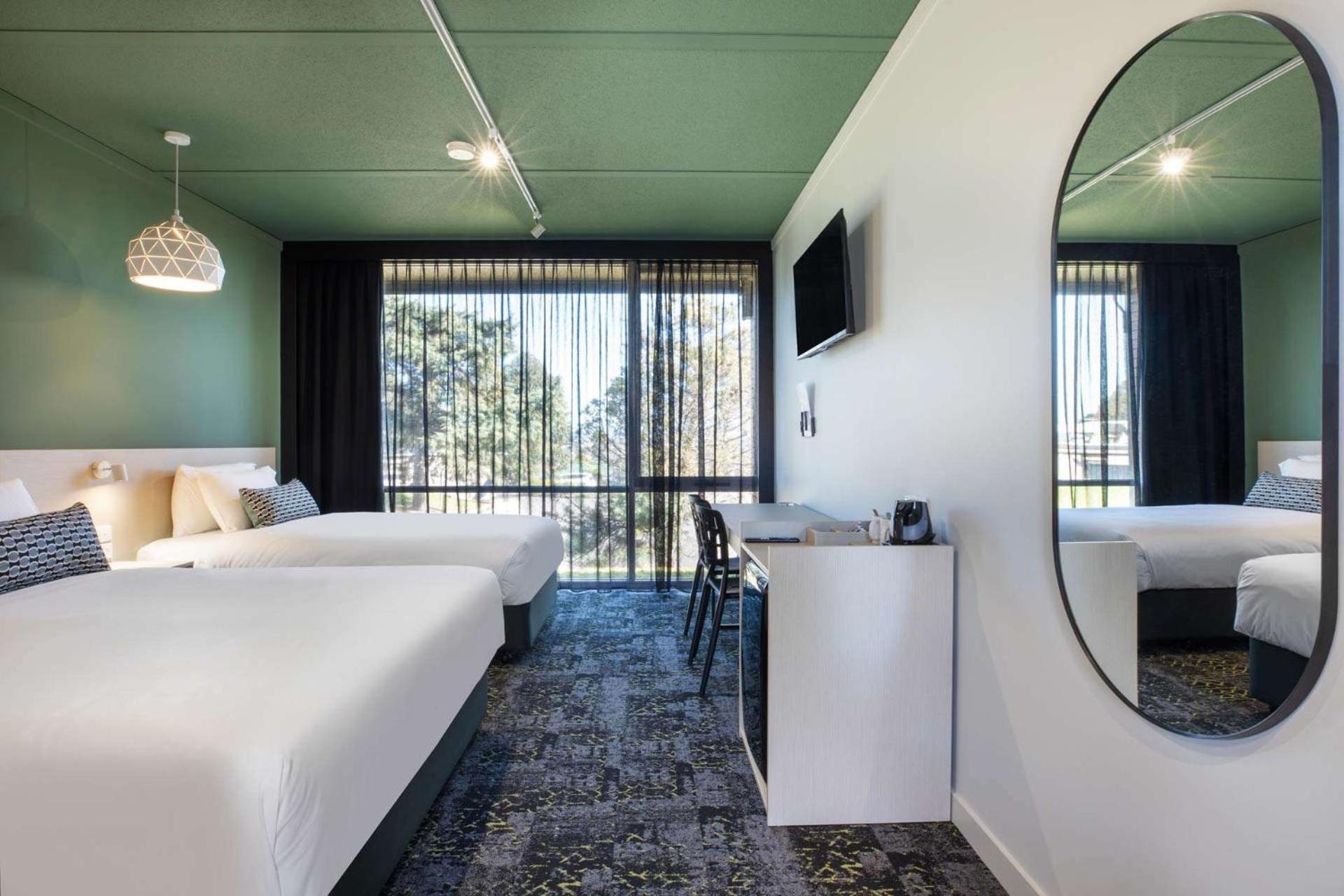 Nightcap At Morwell Hotel Екстериор снимка